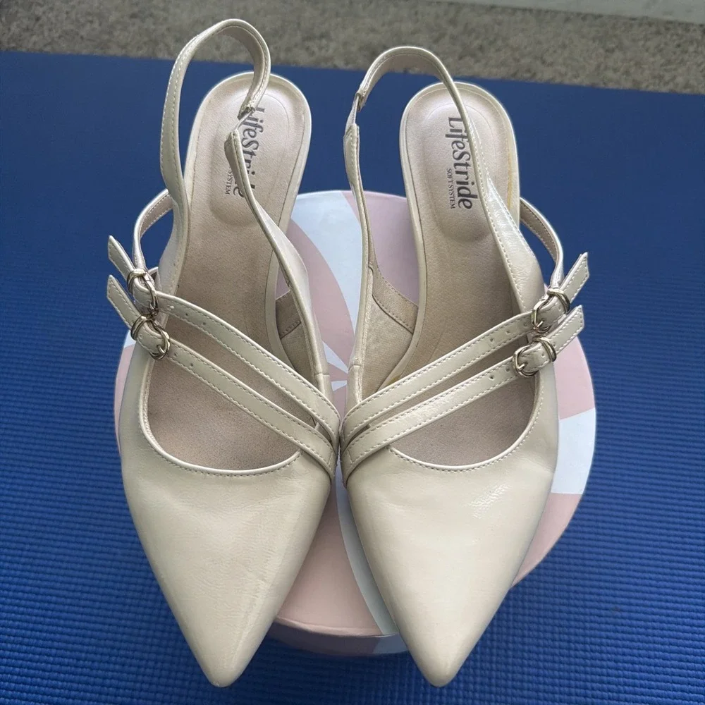LifeStride Women's Minimalist Slingback Pump 9.5W